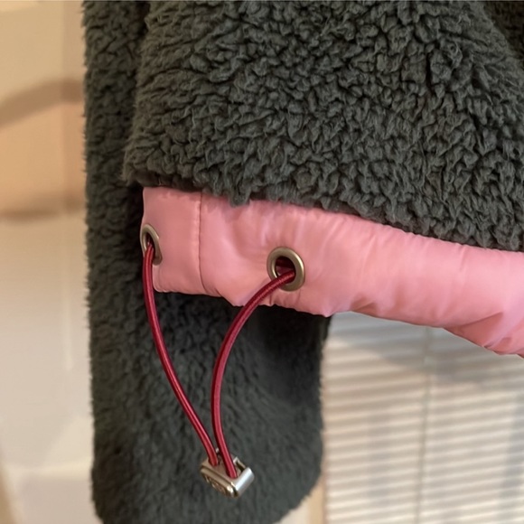 UGG IGGY Sherpa Half Zip Hooded Sherpa and Quilted Nylon Pullover - 2 Colors - Picture 13 of 14